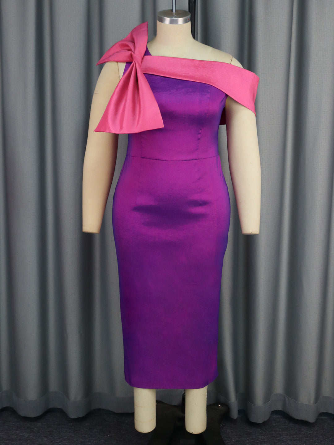 Damen Elegantes Cocktailkleid mit schillerndem Detail und asymmetrischem Träger Drune