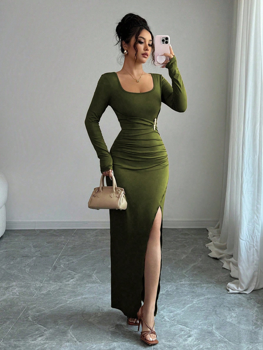 Damen nan körpernahes Maxikleid mit Quadratausschnitt, taillierter Raffung und hohem Seitenschlitz Drune