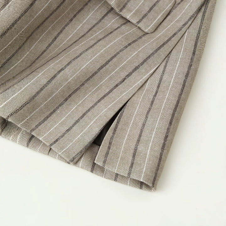 Damen Taillierter Leinenmix-Blazer mit Nadelstreifen, Pattentaschen und Taillengürtel-Detail Drune