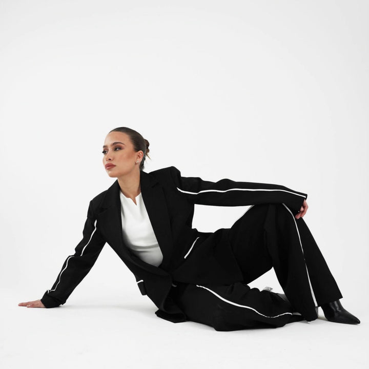 Damen eleganter Blazer-Anzug mit modischen Kontrastdetails Drune