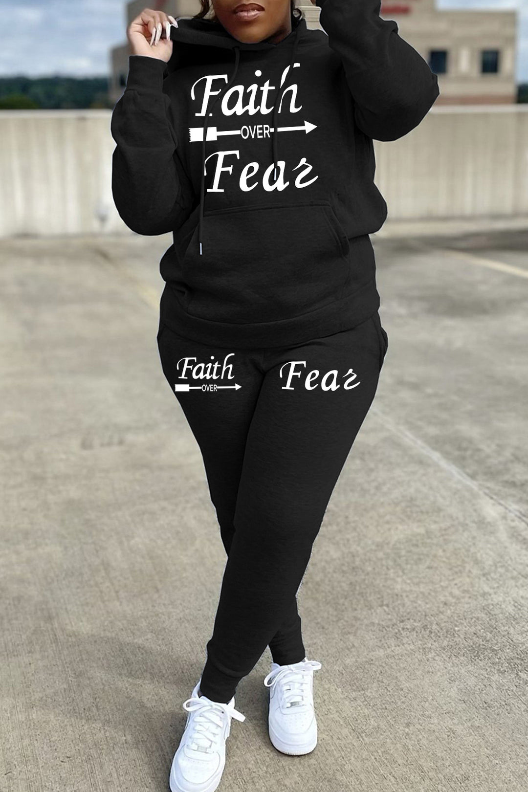Damen Hoodie und Jogginghose Set mit inspirierendem Spruch Drune