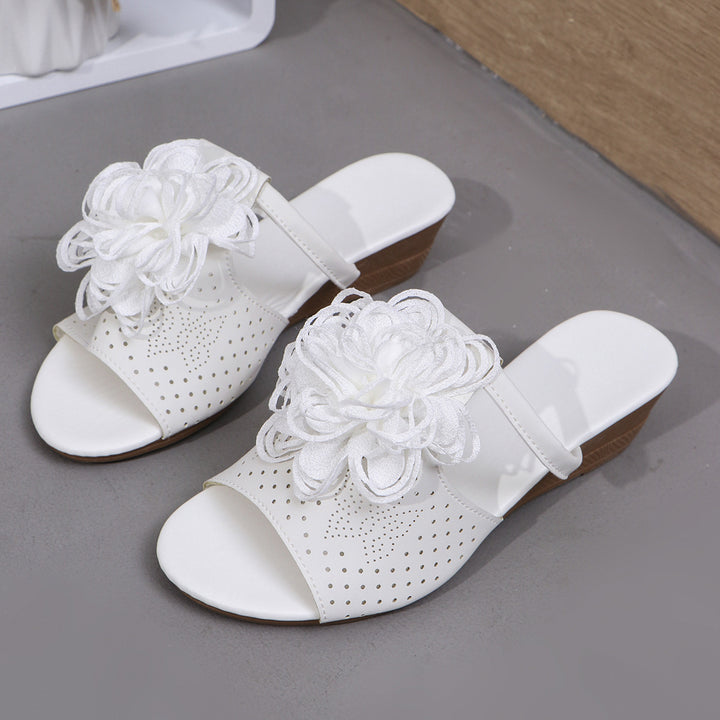 Damen Wedge-Pantoletten mit floralen Applikationen und perforierten Details Drune