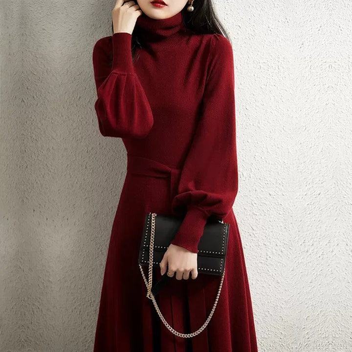Damen Strickkleid mit hohem Kragen und tailliertem Gürtel Drune
