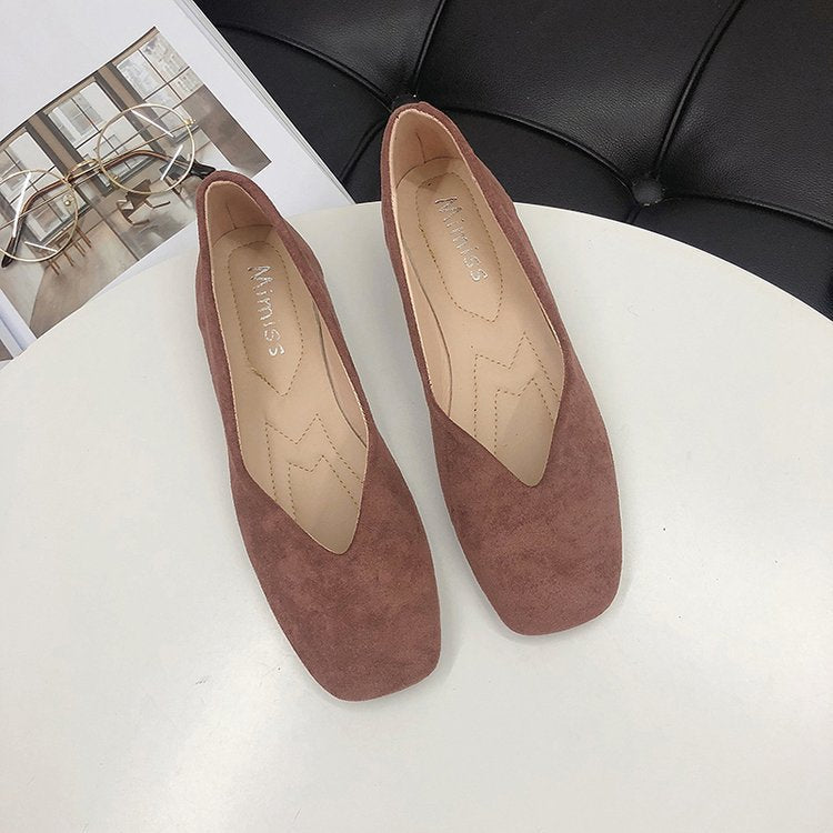 Damen Ballerinas aus Veloursleder mit elegantem V-Ausschnitt Drune
