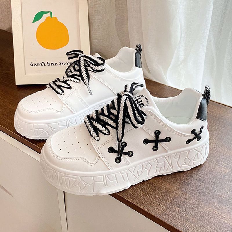 Damen Sneaker mit modischem Design und robuster Sohle Drune