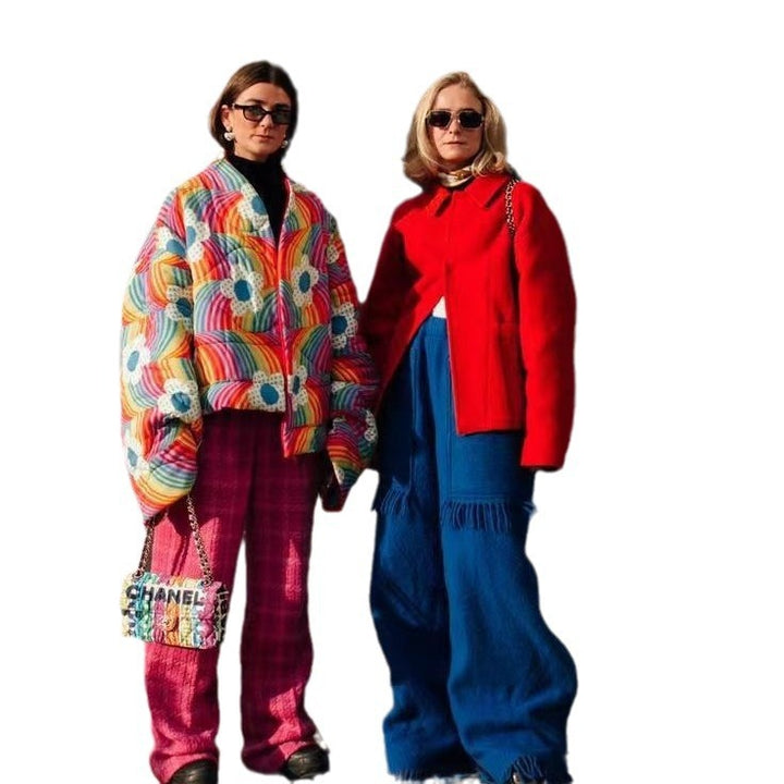 Damen Kurze Oversize-Steppjacke mit bunten Regenbogenstreifen und Blumenapplikation Drune