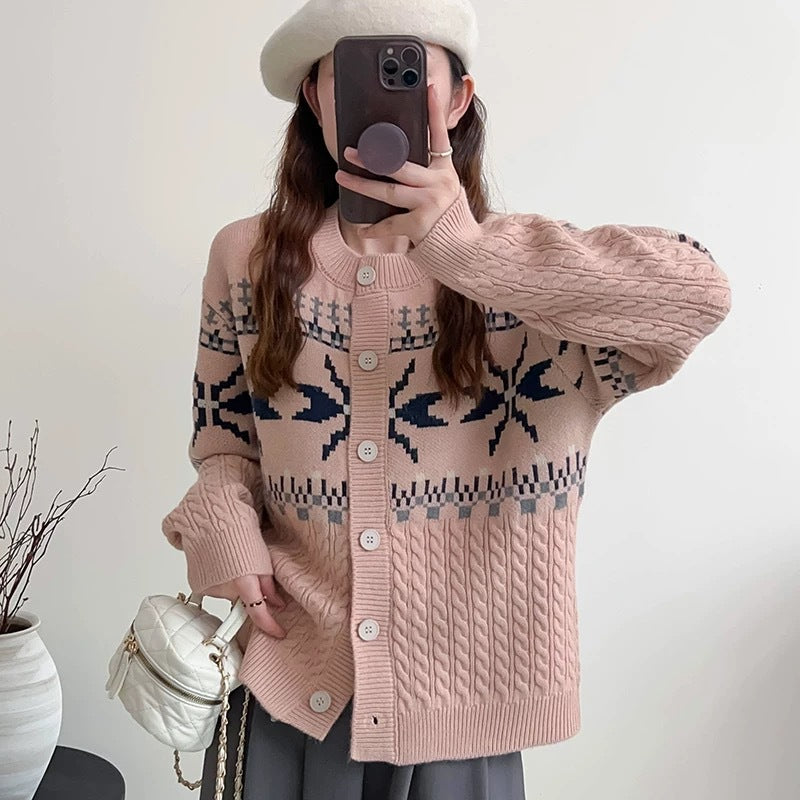 Damen Strickjacke mit folkloristischem Muster und hochwertiger Zopfstruktur Drune