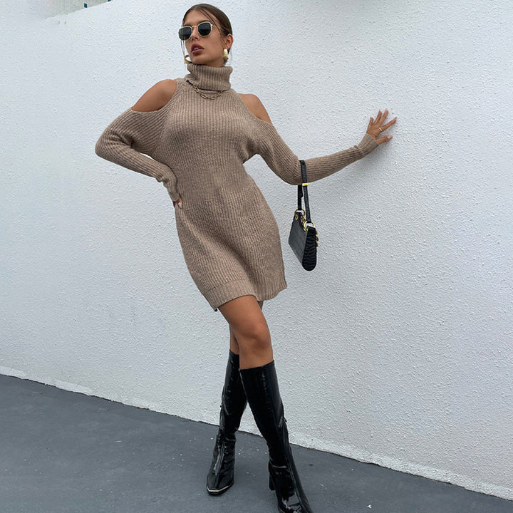 Damen Strickkleid mit offenem Schulterdesign und hohem Kragen Drune