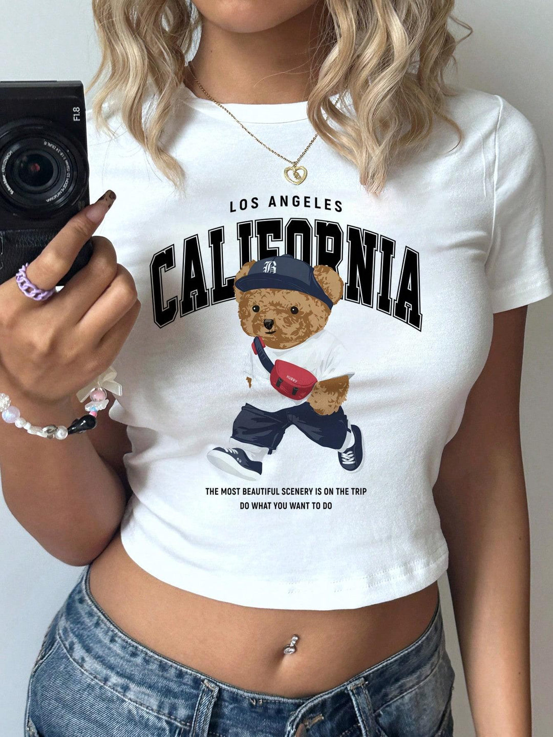 Damen Crop-T-Shirt mit verspieltem Bärenmotiv und modischem Schriftzug Drune