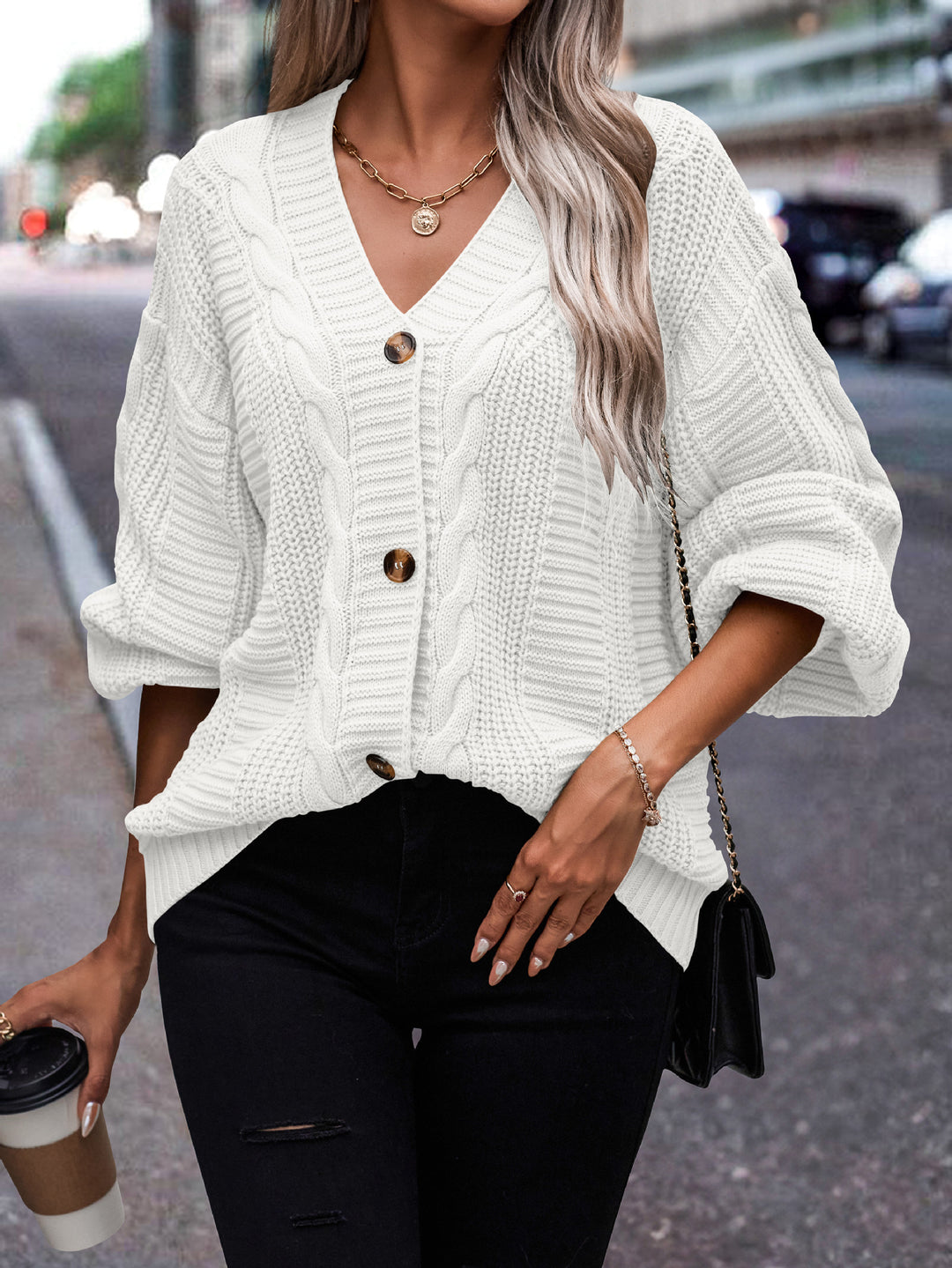 Damen modischer Strickcardigan mit Zopfmuster und Knopfdetail Drune