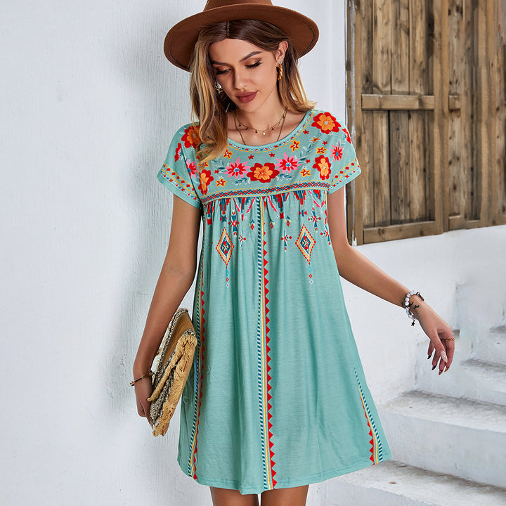 Damen kurzärmeliges Sommerkleid mit buntem Stickdesign und weiter A-Linie Drune