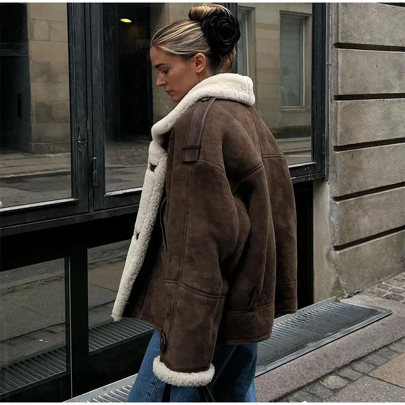 Damen lässige Lederjacke mit kunstfellgefüttertem Kragen und Knopfdetails Drune