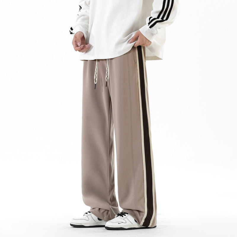 Herren Sportliche Freizeithose mit kontrastierenden Seitensstreifen