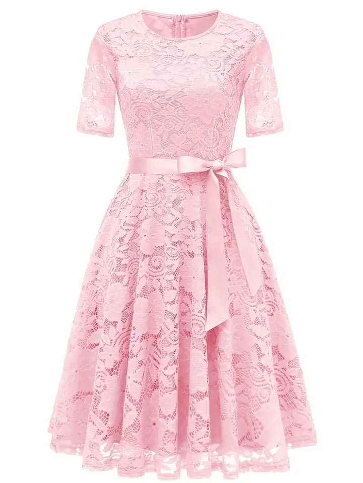 Drune | Elegantes V-förmiges Spitzenabendkleid