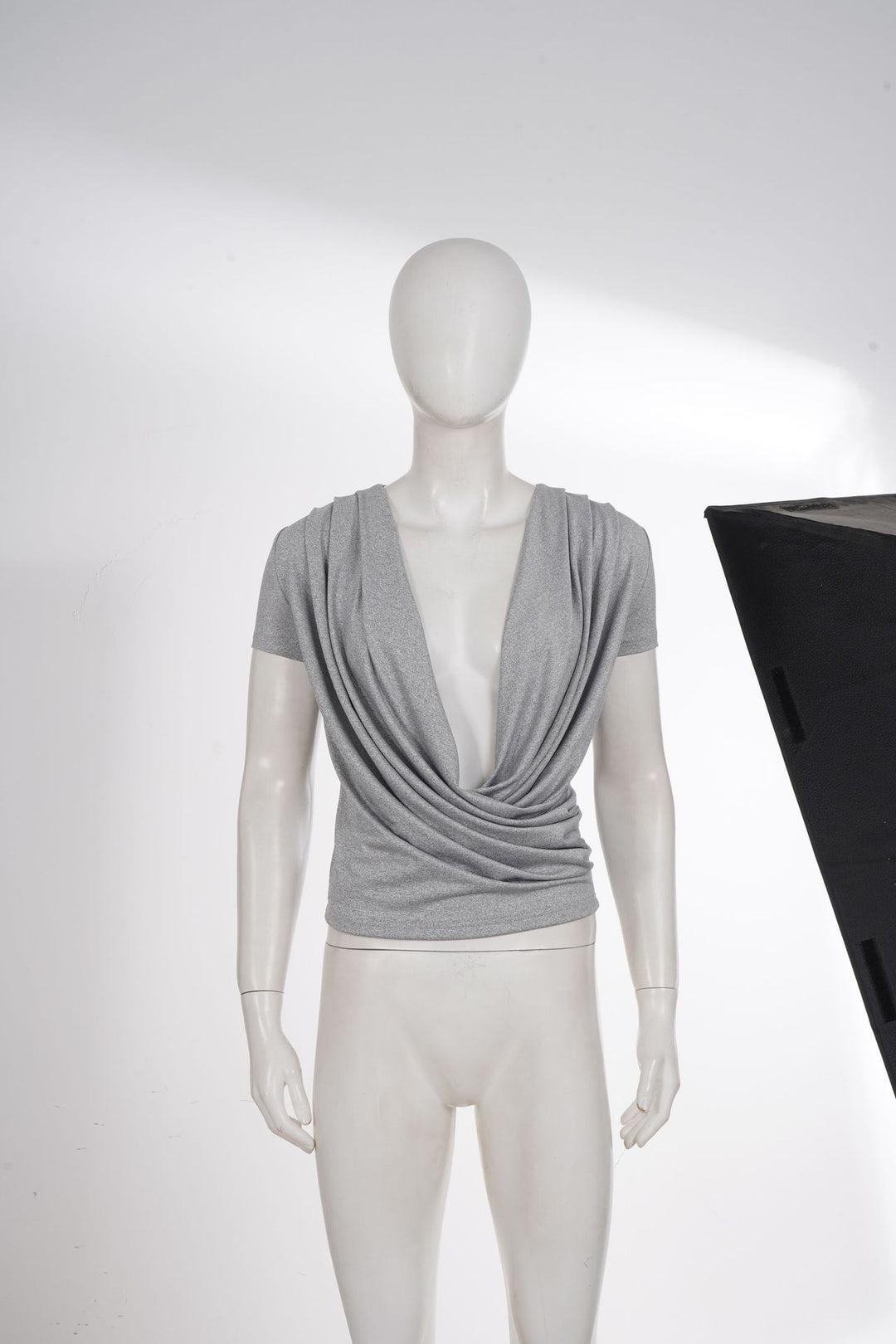 Damen elegantes Wickeloberteil mit tiefem V-Ausschnitt und einzigartiger Drapierung Drune