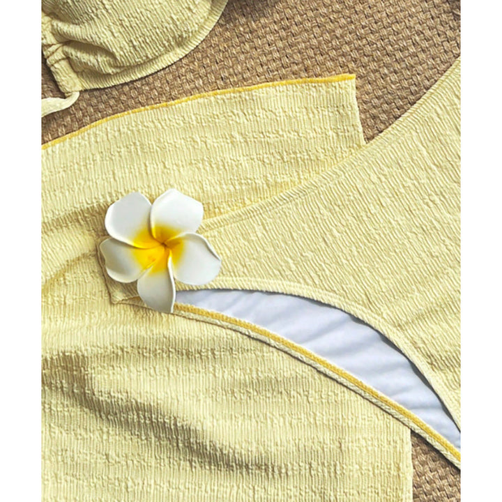 Damen Bandeau-Bikini mit schicker Rüsche und modischem Slip Drune
