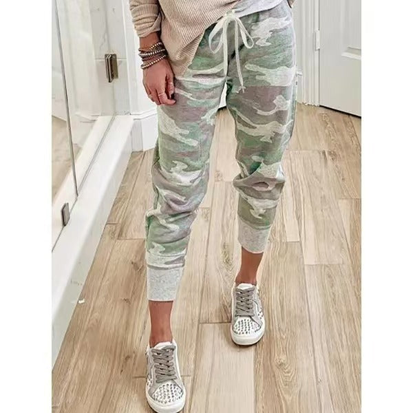 Damen Kordelzug-Jogpant im Camouflage-Look mit schmalem Fußbündchen Drune
