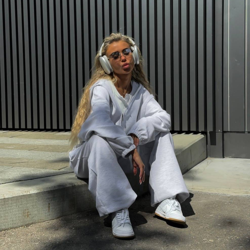 Damen Zip-Hoodie und Relax-Fit Jogginghose aus French-Terry mit elastischem Bund und Kängurutaschen Drune