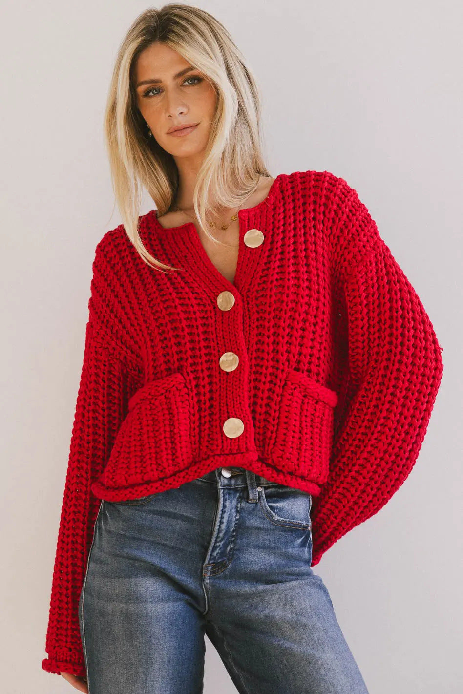 Damen kuschelige Strickjacke mit goldenen Knöpfen und Taschen Drune
