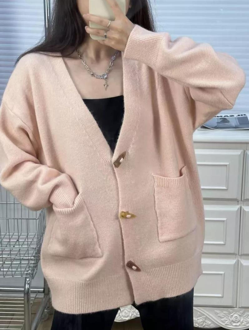 Damen gemütlicher Knitwear Cardigan mit großen Taschen und hochwertigen Knopfdetails Drune