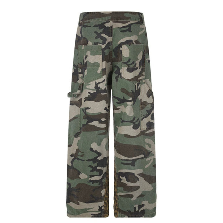 Damen weite Cargo-Hose mit Camouflage-Print und Leo-Kontrastbahnen Drune