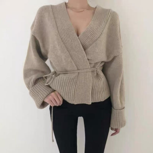 Damen Wickelstrickjacke mit strukturiertem Design und breiten Ärmeln Drune