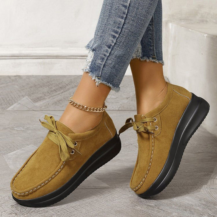 Damen Keilsneaker im Mokassinstil mit Veloursoptik und gepolsterter Komfortsohle Drune