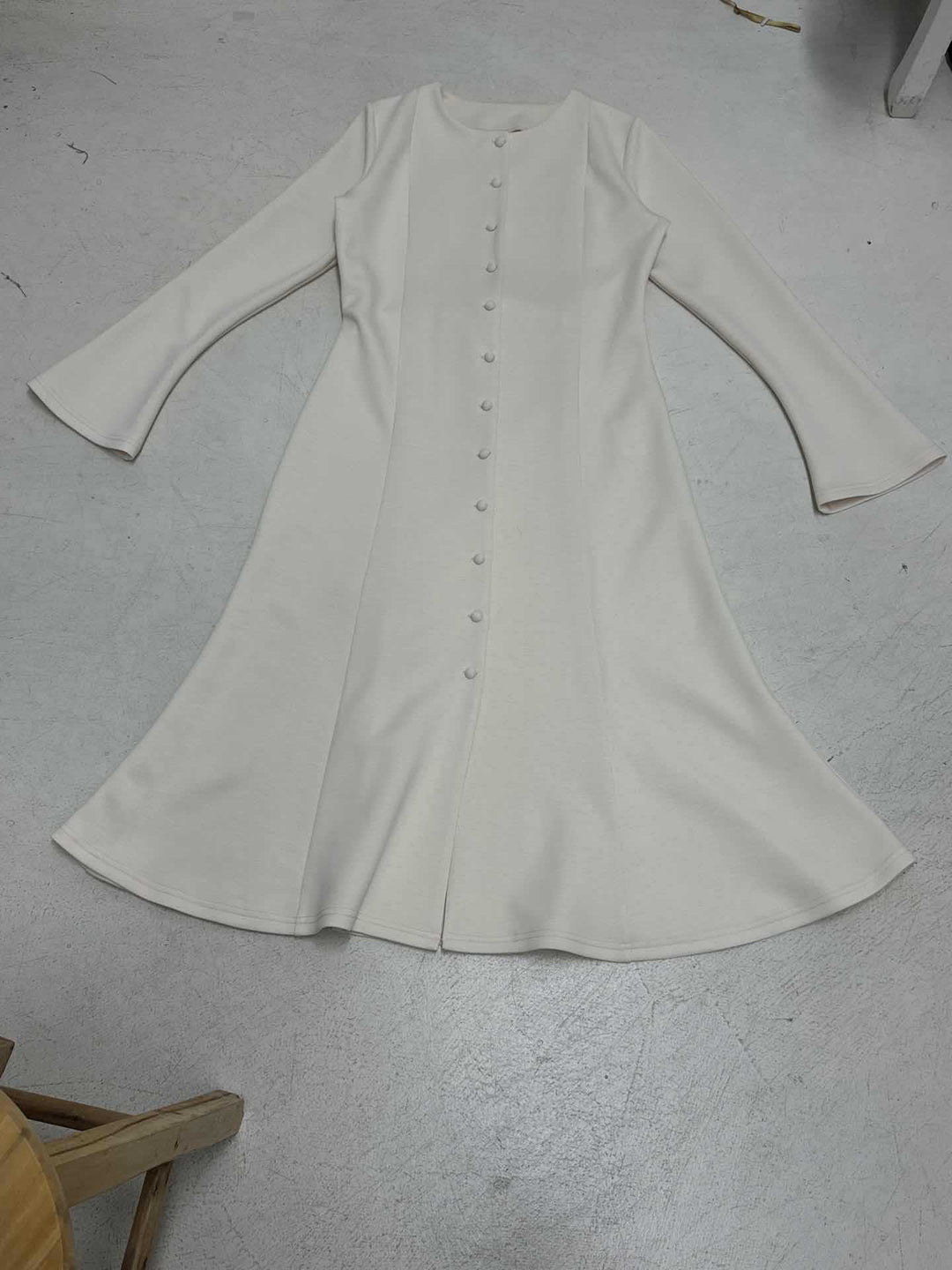 Damen Langärmeliges Midikleid im A Linien Schnitt mit durchgehender Knopfleiste Drune