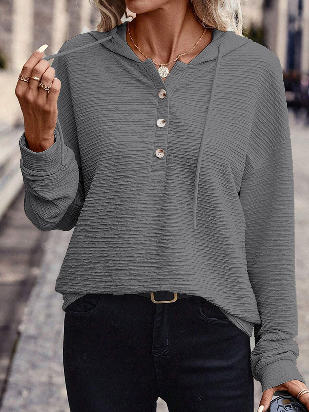Damen Lässiges strukturiertes Kapuzen-Henley-Shirt mit Knopfleiste und Oversize-Schnitt Drune