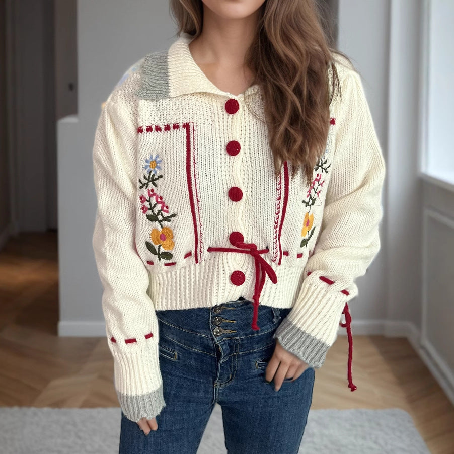 Damen Strickjacke mit floralen Stickereien und dekorativen Knöpfen Drune