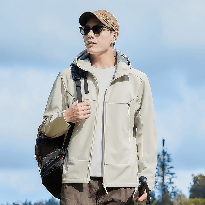 Herren Softshell-Funktionsjacke mit hohem Thermokragen, Kapuze und wasserabweisenden Reißverschlüssen Drune