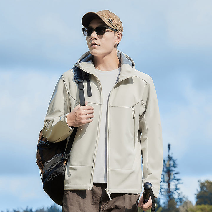 Herren Softshell-Funktionsjacke mit hohem Thermokragen, Kapuze und wasserabweisenden Reißverschlüssen Drune