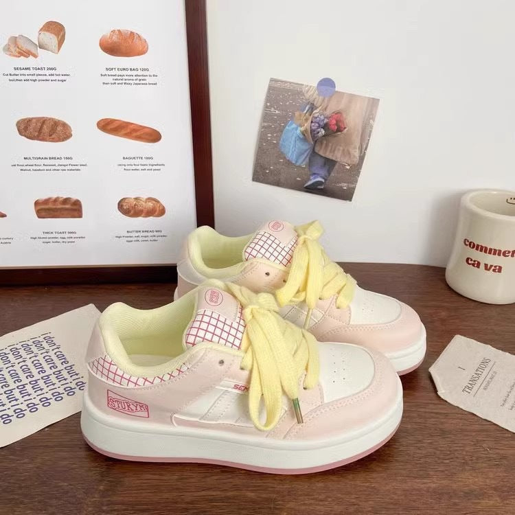 Damen Sportliche Plateau-Sneaker mit ausgeprägtem Schnürsystem und trendigem Design Drune