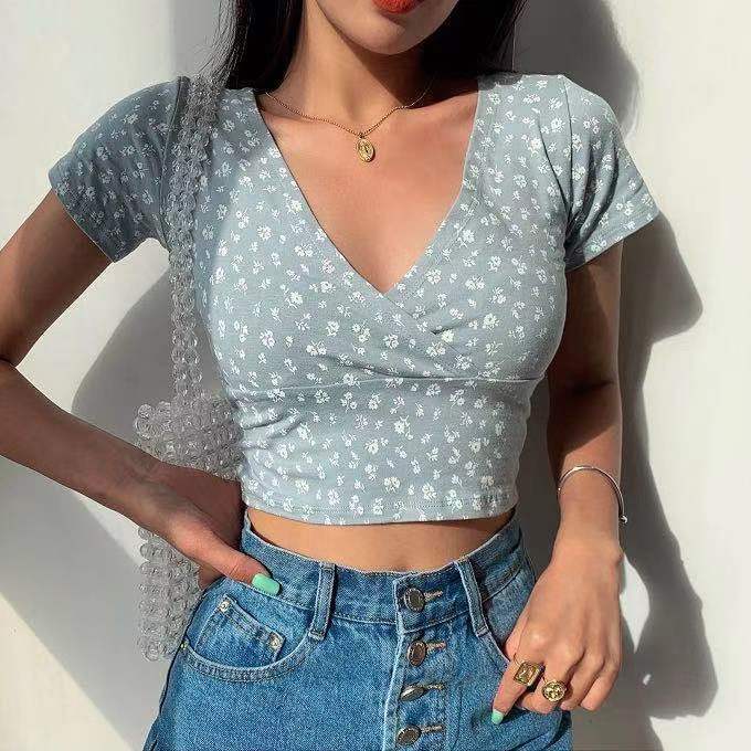 Damen Crop-Top mit floralem Muster und elegantem V-Ausschnitt Drune