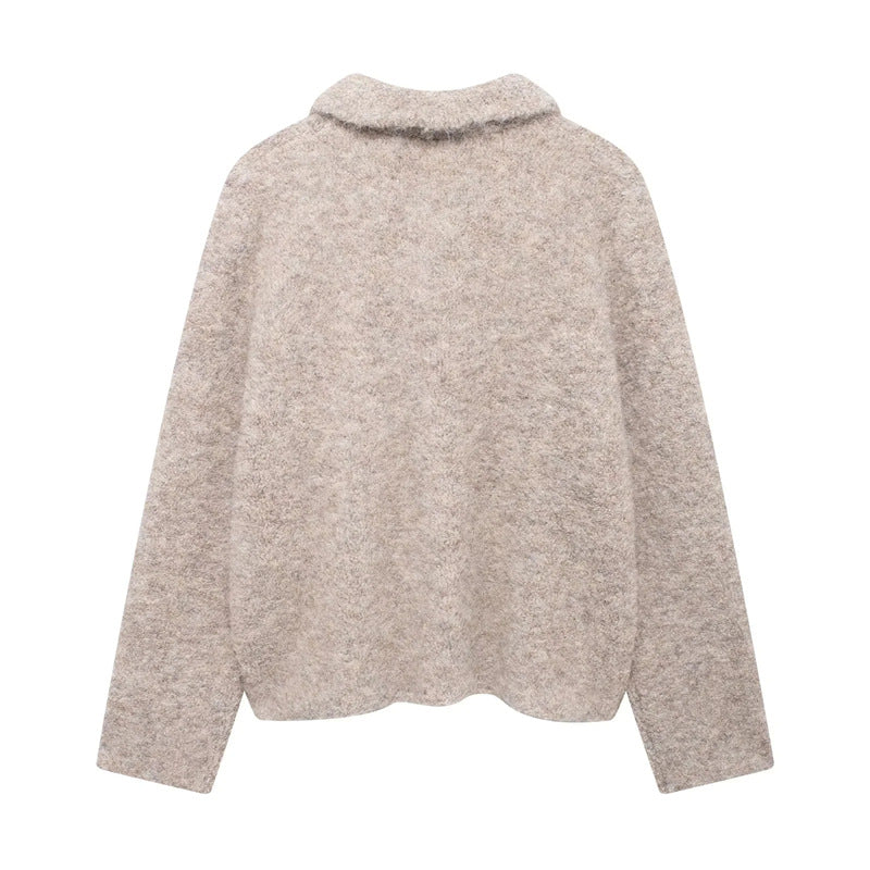 Damen nan kurze Bouclé-Teddyjacke mit dekorativen Blumenknöpfen, Hemdkragen und kastigem Schnitt Drune
