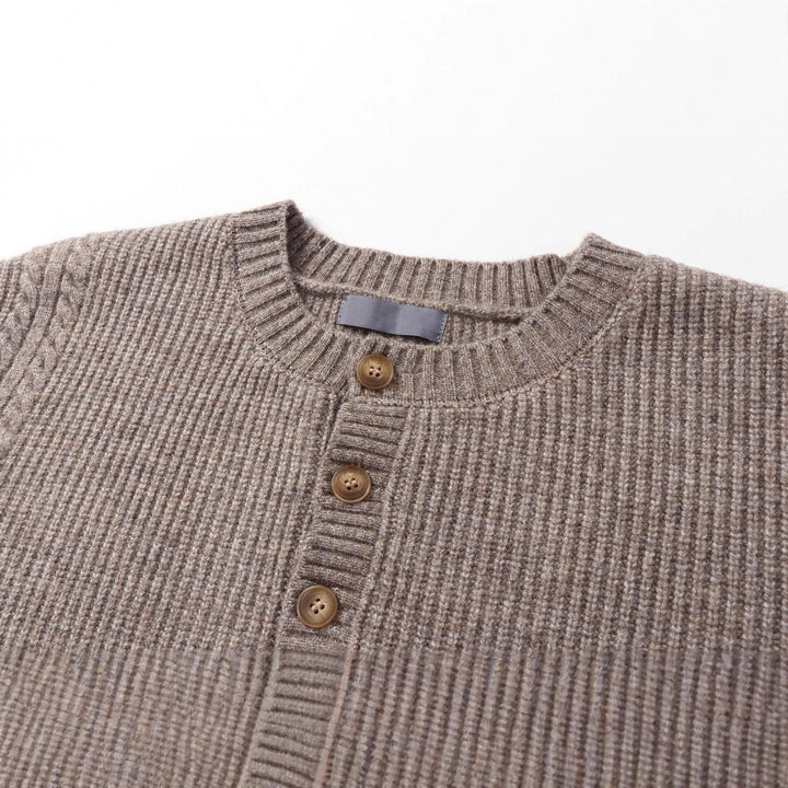 Unisex Strickpullover mit Henley-Knopfleiste und Zopfmuster Drune