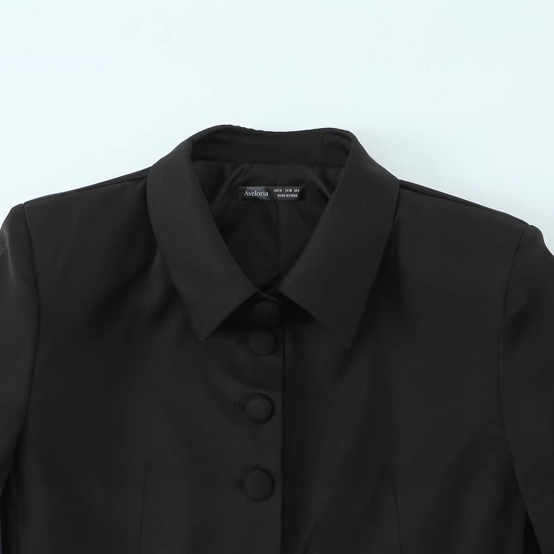 Damen Taillierter Blazer mit bezogenen Knöpfen und Pattentaschen Drune