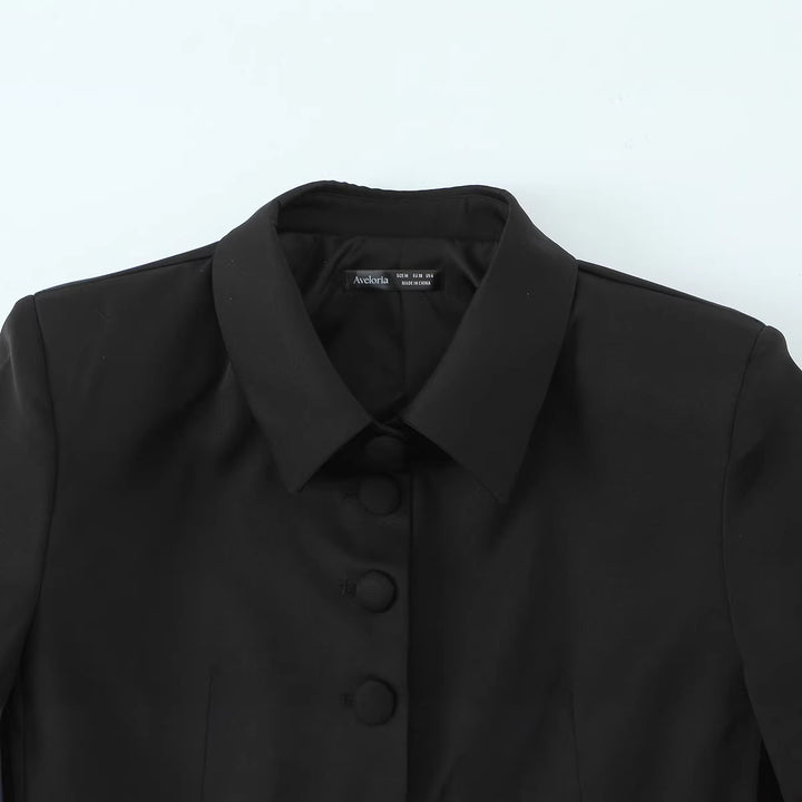 Damen Taillierter Blazer mit bezogenen Knöpfen und Pattentaschen Drune