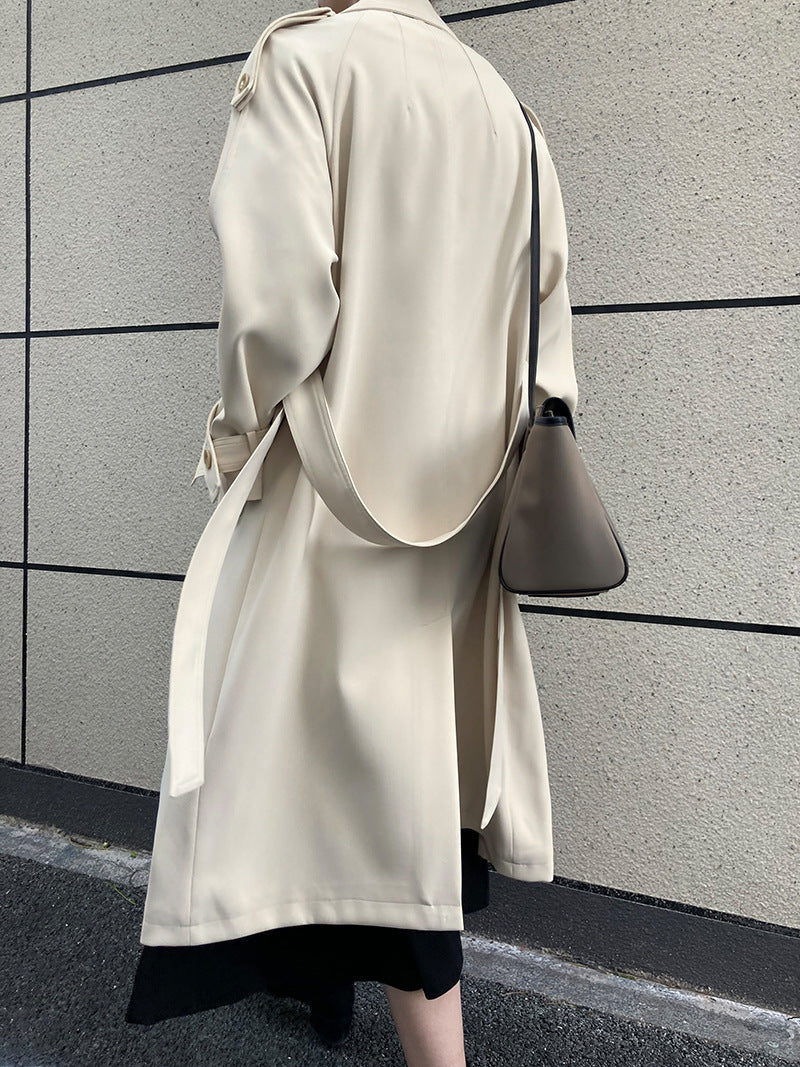 Drune | Lässiger, Britischer Stil Lockerer, mittellanger Trenchcoat