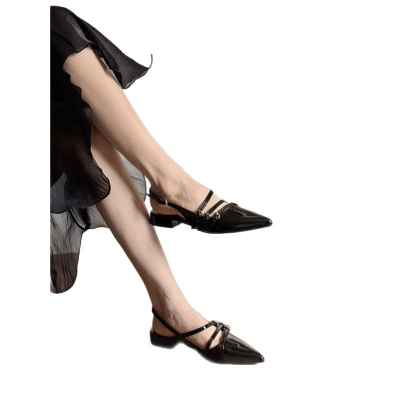 Damen Spitz zulaufende flache Lack-Slingbacks mit dreifacher Zierriemen-Optik und kleinem Blockabsatz Drune