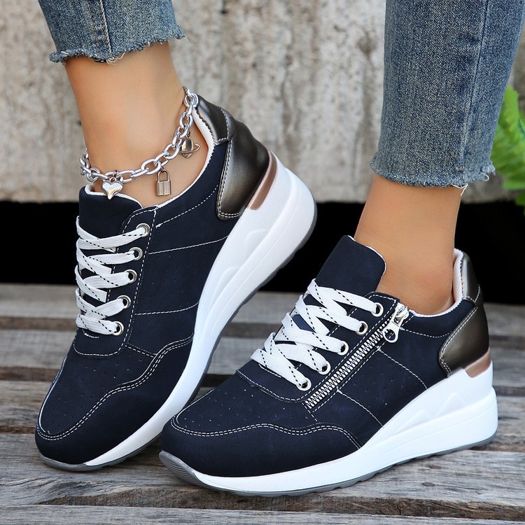 Damen Chunky-Plateau-Sneaker mit perforiertem Velours, gepolstertem Komfortfußbett und Metallic-Fersenaufbau Drune