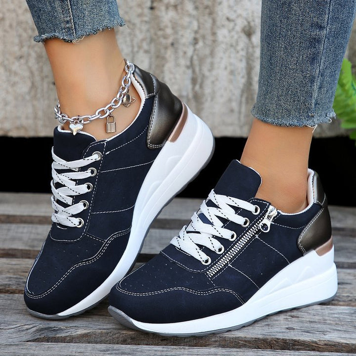 Damen Chunky-Plateau-Sneaker mit perforiertem Velours, gepolstertem Komfortfußbett und Metallic-Fersenaufbau Drune