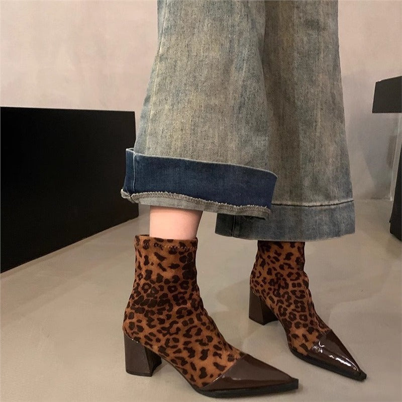 Damen Spitz zulaufende Stiefelette mit Wildlederschaft, patentierter Zehenkappe und sculpted Blockabsatz Drune