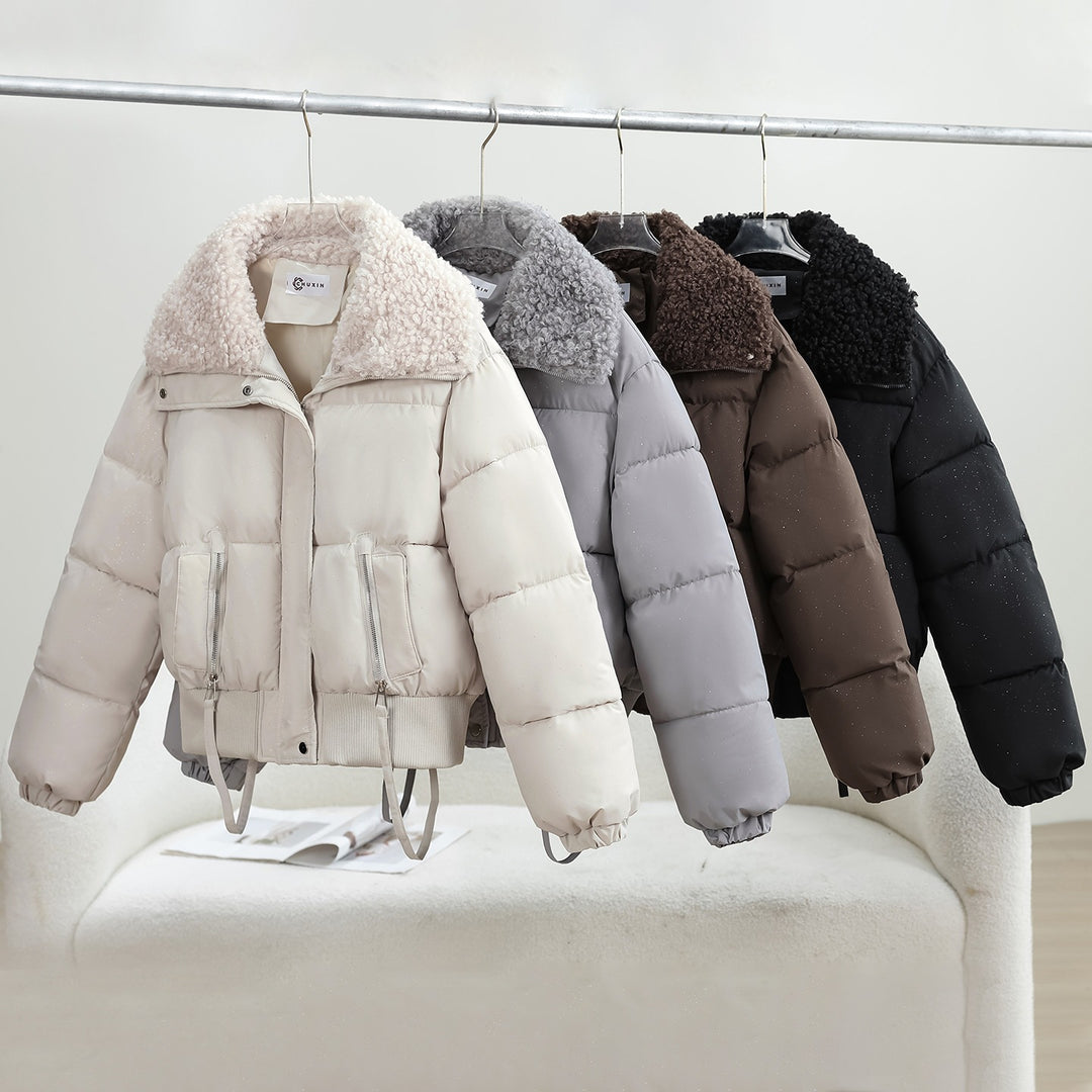 Damen Kurz geschnittene Pufferjacke mit Teddykragen, Reißverschlusstaschen und Rippbündchen Drune