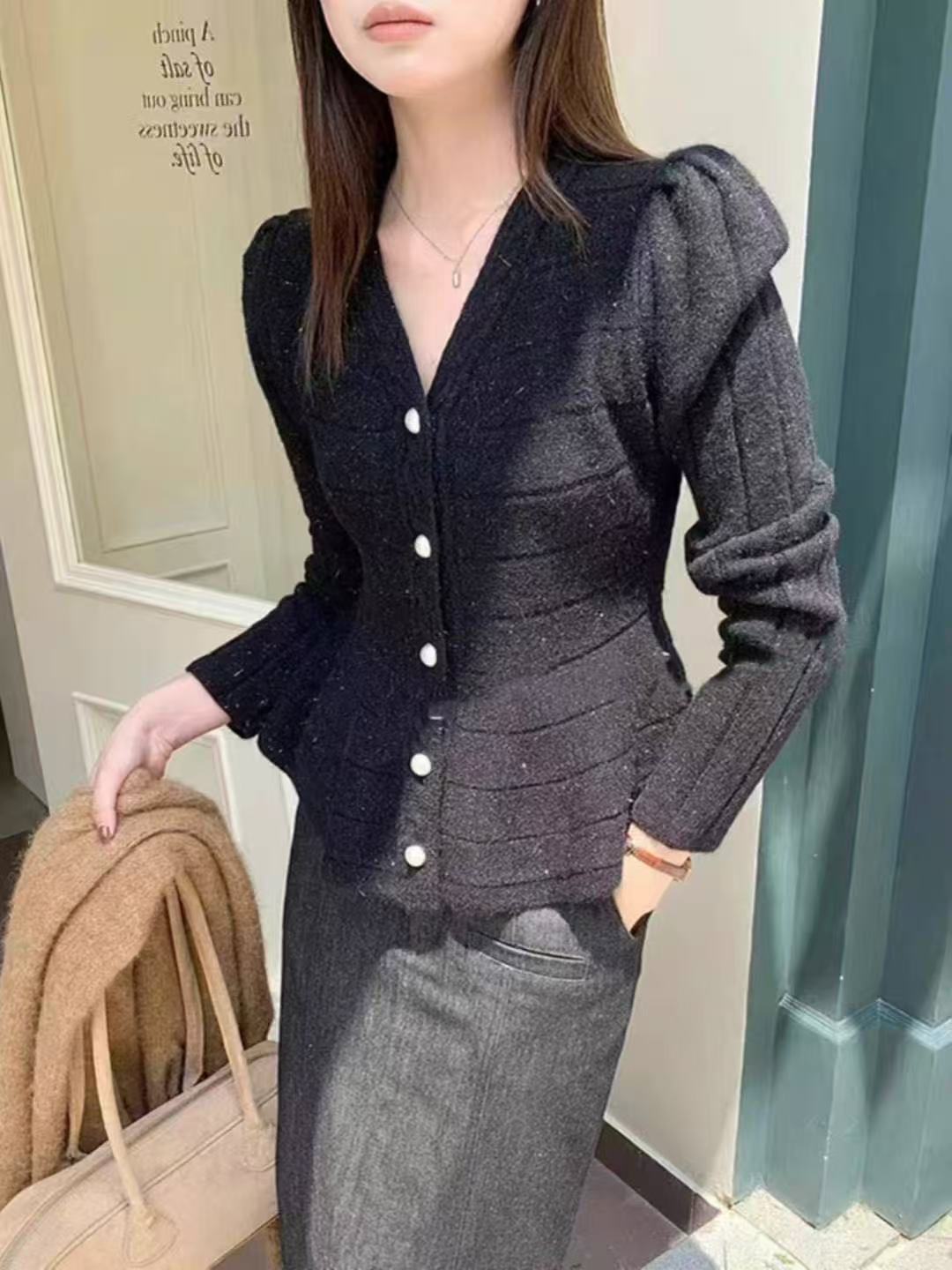 Damen elegante Strickjacke mit strukturiertem Design und femininen Puffärmeln Drune