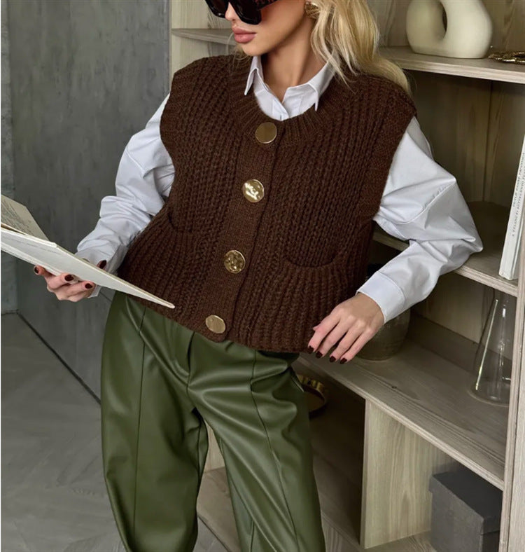 Damen grobgestrickte Woll-Boxy-Weste mit Zierknöpfen und Eingrifftaschen Drune