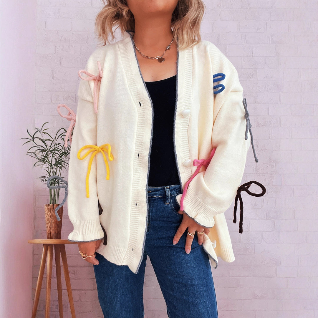 Damen Strickjacke mit bunten Schleifenakzenten und oversized Schnitt Drune