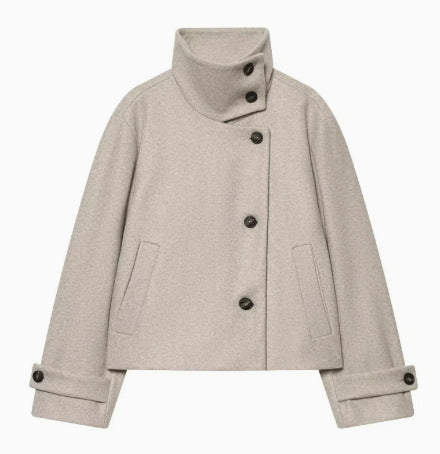 Damen 9800+ kurze boxy‑Wollmix‑Jacke mit hohem Funnelkragen, asymmetrischer Knopfleiste und verstellbaren Manschetten Drune