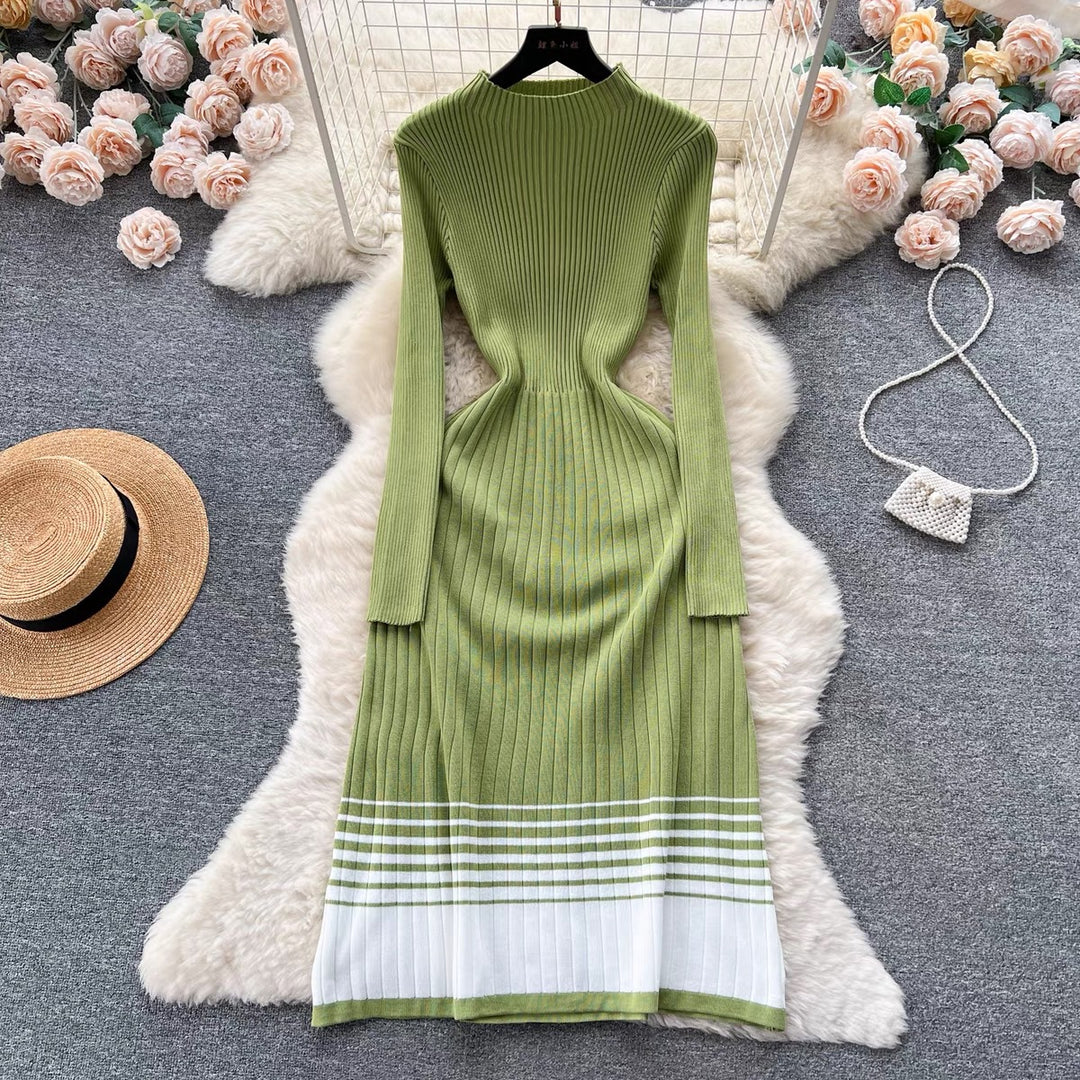 Damen Strickkleid mit hohem Kragen und raffiniertem Streifenmuster Drune
