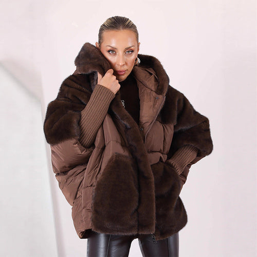 Damen Kurz geschnittene gesteppte Kapuzenjacke mit voluminösem Webpelzbesatz und Oversize‑Silhouette Drune